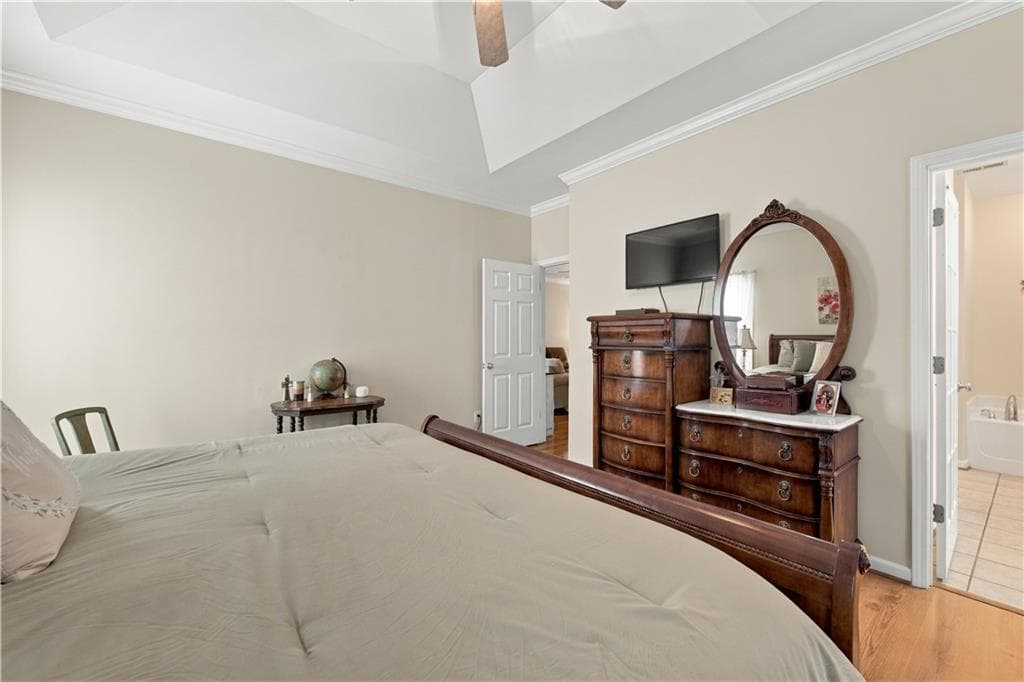 3 bedroom, 2 bathroom, 1,860 sq ft townhouse for sale at 131 Regency Row, Calhoun, GA 30701 — photo 9