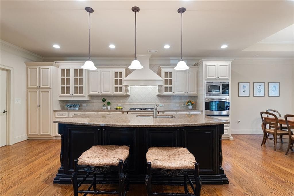 5 bedroom, 3 bathroom, 4,360 sq ft condominium for sale at 2472 Ballantrae Circle 26, Cumming, GA 30041 — photo 8