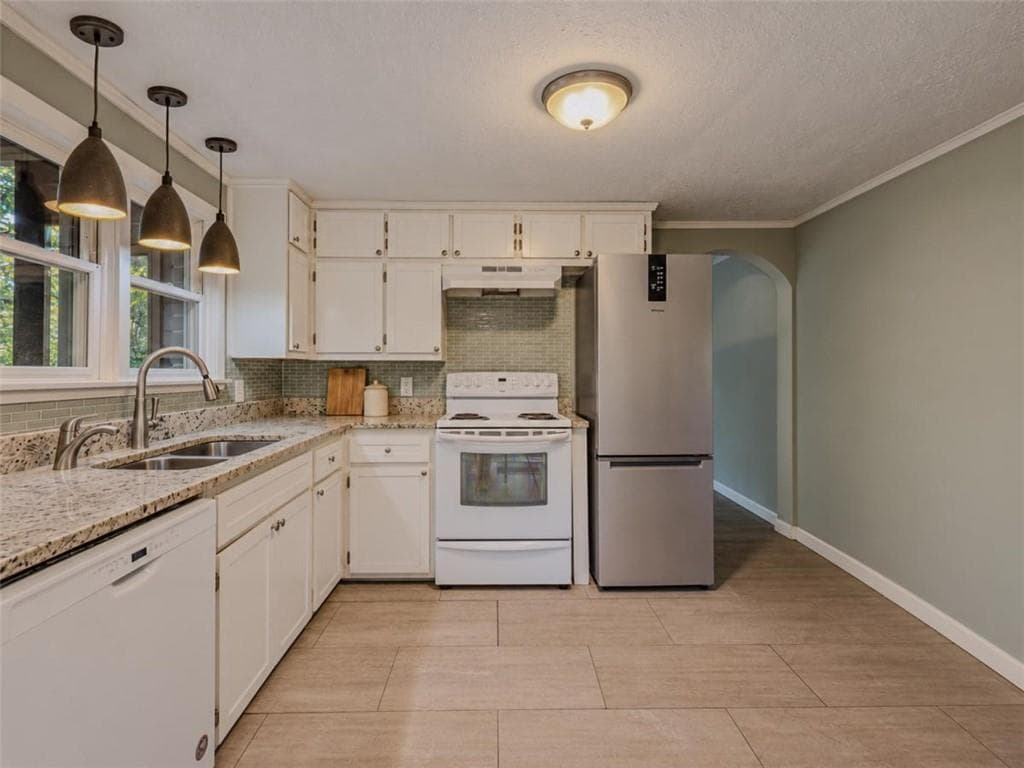 2 bedroom, 2 bathroom, 1,491 sq ft single family residence for sale at 3184 Klondike Road, Conyers, GA 30094 — photo 2