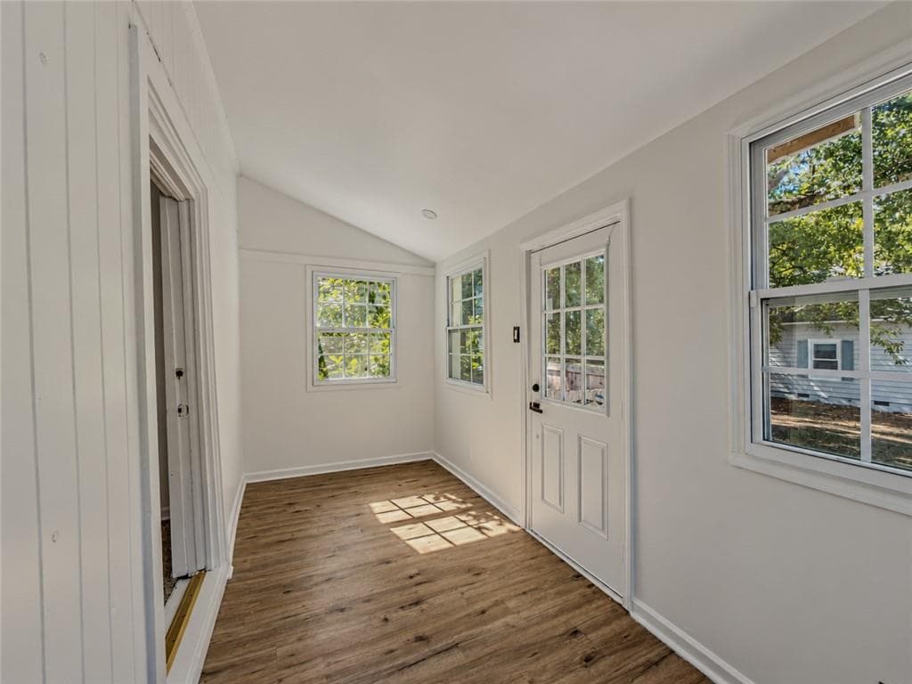 1 bedroom, 1 bathroom, 973 sq ft single family residence for sale at 120 Norris Street, Monroe, GA 30655 — photo 2