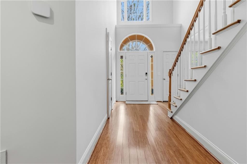4 bedroom, 3 bathroom, 2,563 sq ft single family residence for sale at 5348 Vinings Lake View, Mableton, GA 30126 — photo 10