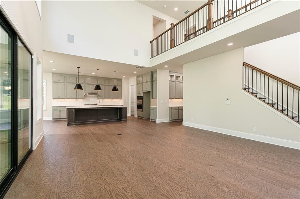 5 bedroom, 6 bathroom, 4,600 sq ft single family residence for sale at 4415 Hawthorn, Alpharetta, GA 30022 — photo 5