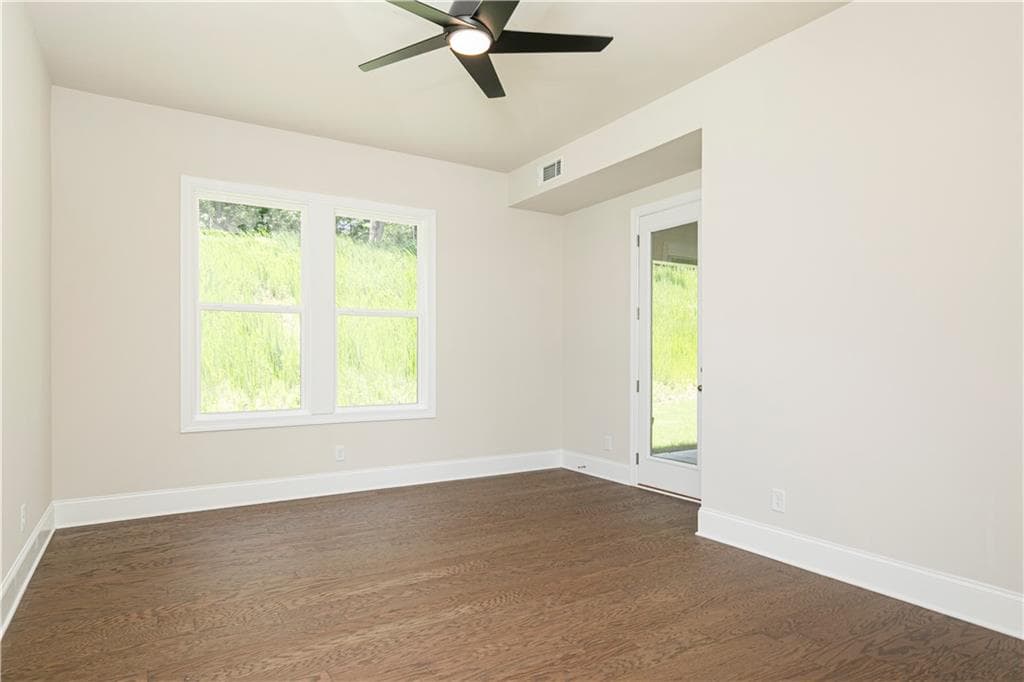 5 bedroom, 6 bathroom, 4,600 sq ft single family residence for sale at 4415 Hawthorn, Alpharetta, GA 30022 — photo 10