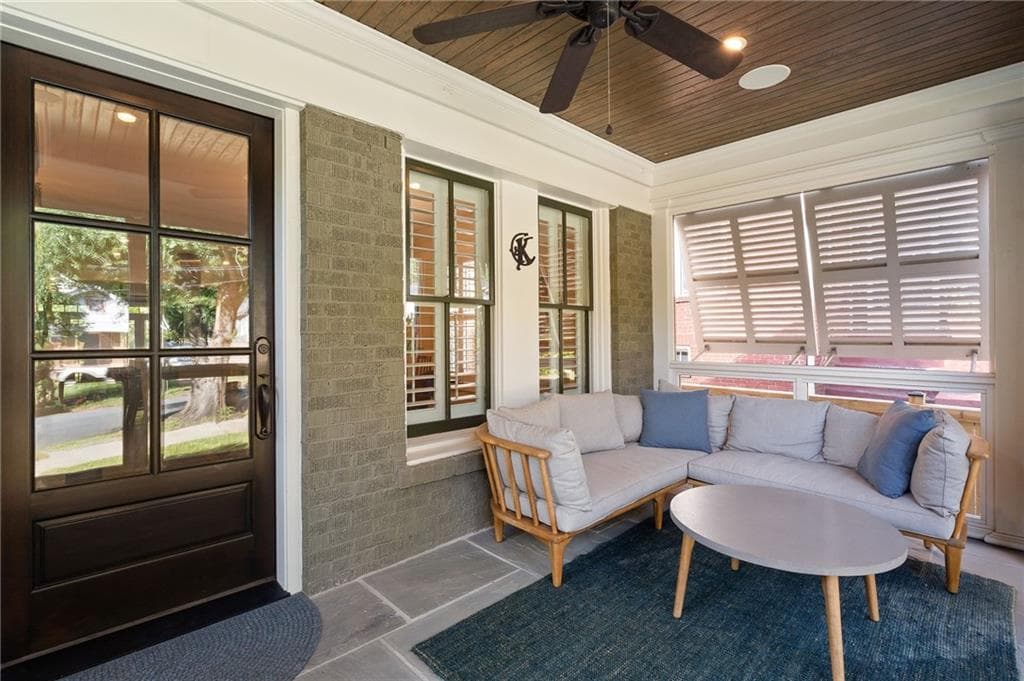 3 bedroom, 2 bathroom, 2,069 sq ft single family residence for sale at 2079 Dunwoody Street, Atlanta, GA 30317 — photo 4