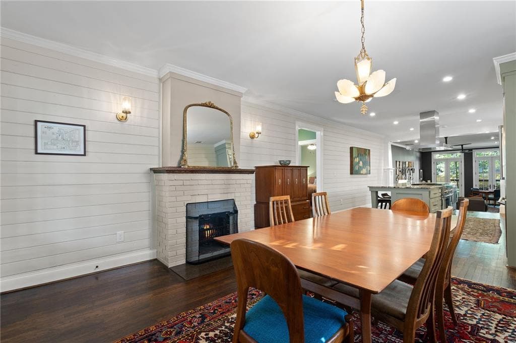 3 bedroom, 2 bathroom, 2,069 sq ft single family residence for sale at 2079 Dunwoody Street, Atlanta, GA 30317 — photo 7