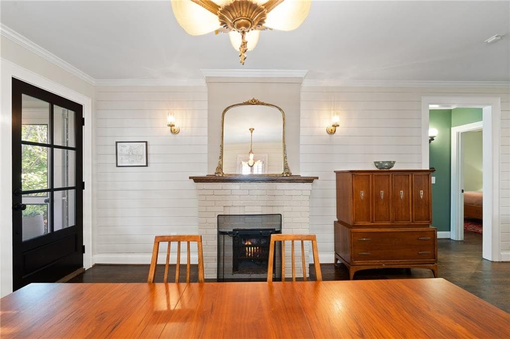 3 bedroom, 2 bathroom, 2,069 sq ft single family residence for sale at 2079 Dunwoody Street, Atlanta, GA 30317 — photo 8