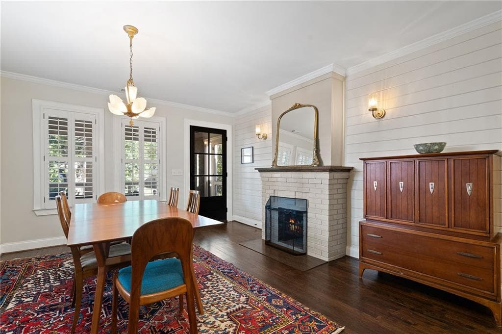 3 bedroom, 2 bathroom, 2,069 sq ft single family residence for sale at 2079 Dunwoody Street, Atlanta, GA 30317 — photo 9