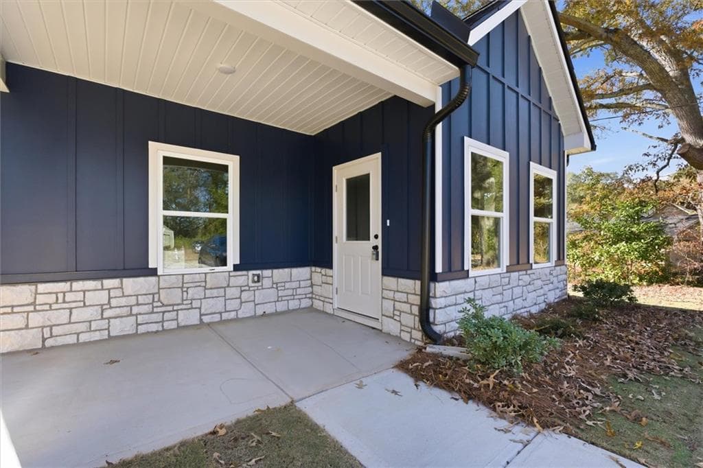 3 bedroom, 2 bathroom, 1,025 sq ft single family residence for sale at 654 King Street, Carrollton, GA 30117 — photo 4