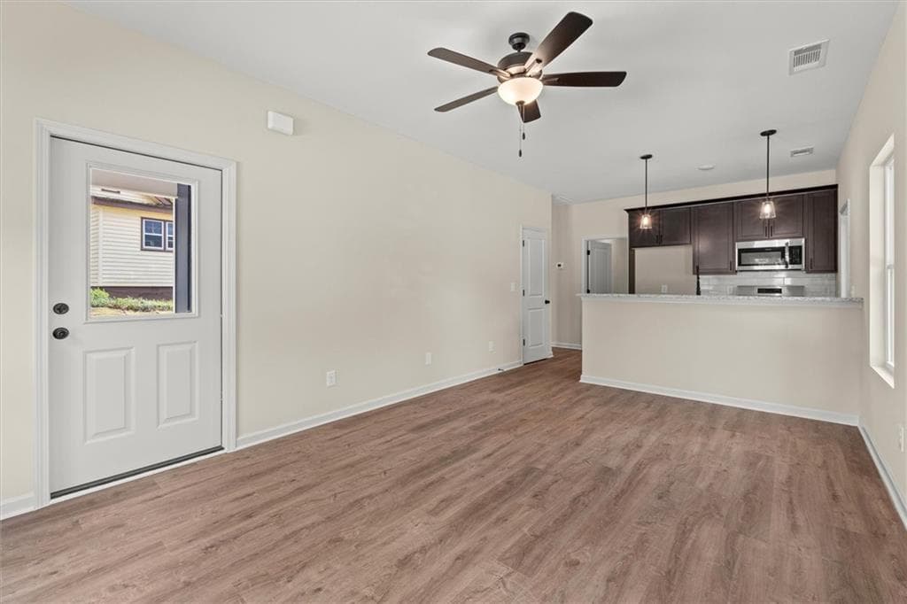 3 bedroom, 2 bathroom, 1,025 sq ft single family residence for sale at 654 King Street, Carrollton, GA 30117 — photo 5