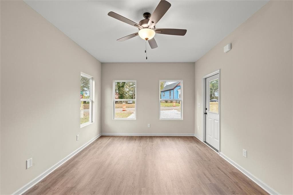3 bedroom, 2 bathroom, 1,025 sq ft single family residence for sale at 654 King Street, Carrollton, GA 30117 — photo 8