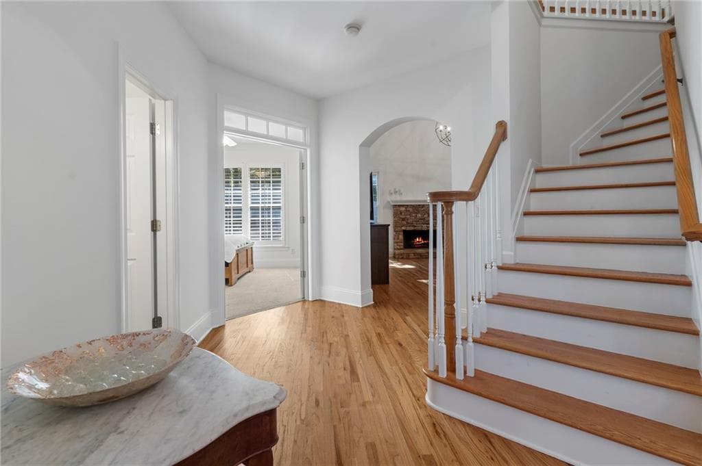 6 bedroom, 5 bathroom, 4,572 sq ft single family residence for sale at 135 Lynwood Drive, Roswell, GA 30075 — photo 10
