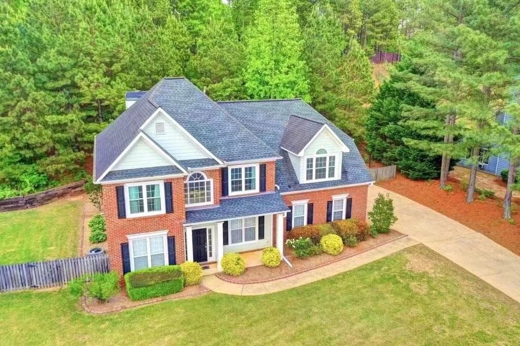 5 bedroom, 3 bathroom, 2,470 sq ft single family residence for rent at 410 Ruby Forest Parkway, Suwanee, GA 30024 for $2,800 a month — photo 2
