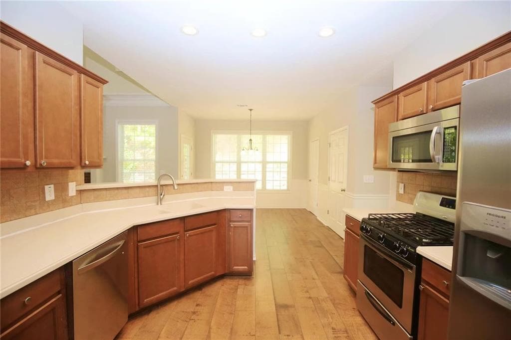 5 bedroom, 3 bathroom, 2,470 sq ft single family residence for rent at 410 Ruby Forest Parkway, Suwanee, GA 30024 for $2,800 a month — photo 5
