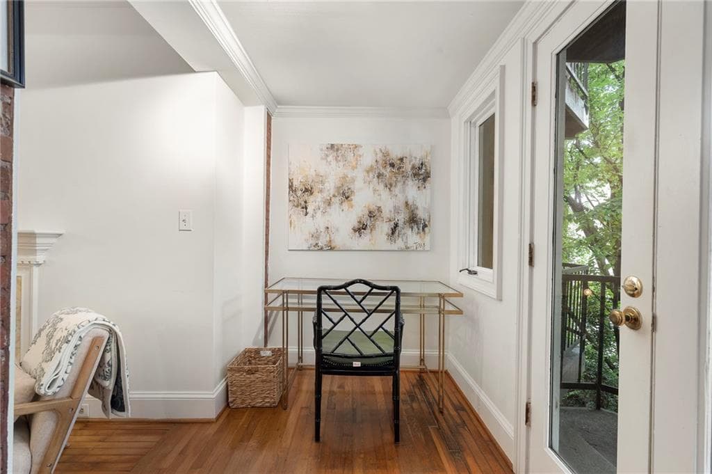 2 bedroom, 2 bathroom, 1,090 sq ft condominium for sale at 2840 Peachtree Road 411, Atlanta, GA 30305 — photo 7