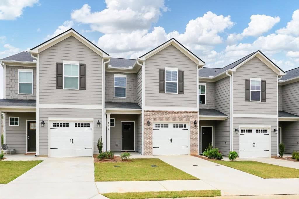 3 bedroom, 3 bathroom, 1,302 sq ft townhouse for rent at 139 Chastain Drive, Cartersville, GA 30120 for $1,800 a month