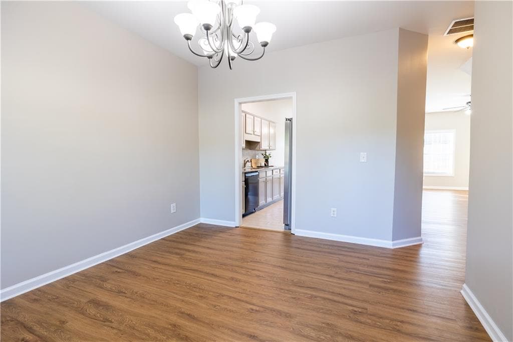 3 bedroom, 3 bathroom, 1,781 sq ft townhouse for sale at 17 Village Glen, Dallas, GA 30157 — photo 2