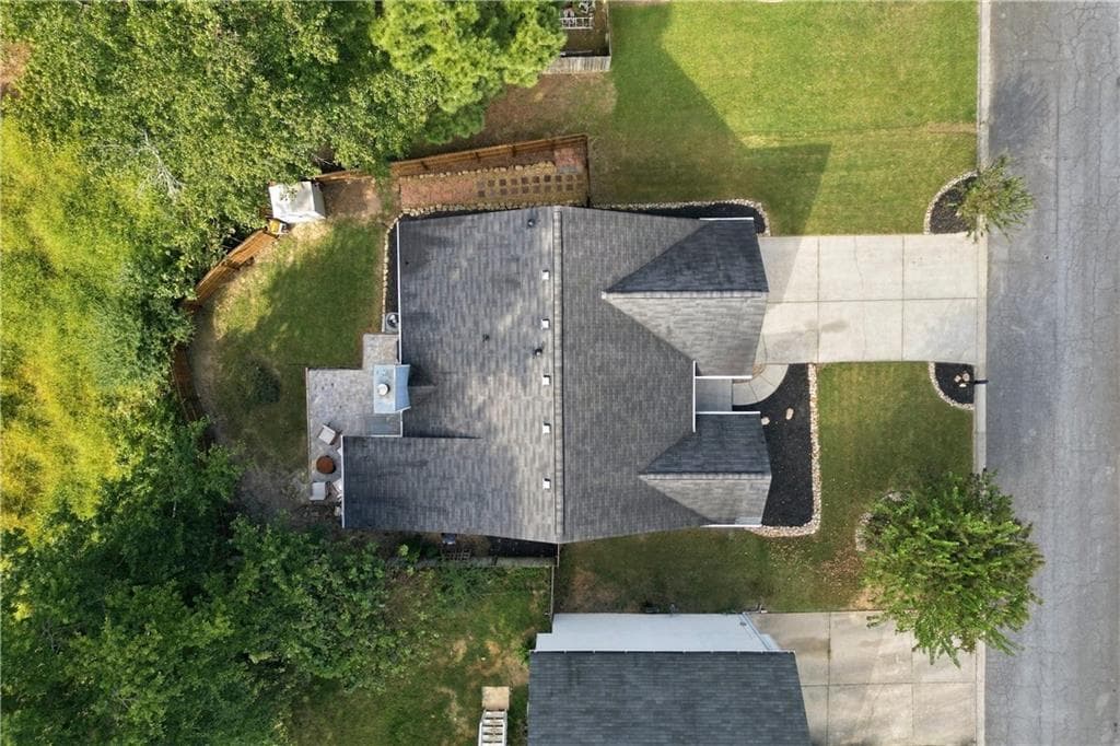 3 bedroom, 2 bathroom, 1,556 sq ft single family residence for sale at 4433 Grove Drive, Acworth, GA 30101 — photo 5