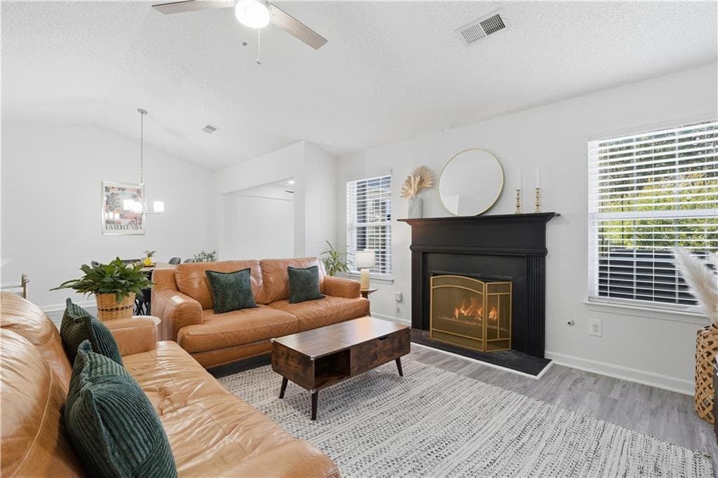 3 bedroom, 2 bathroom, 1,556 sq ft single family residence for sale at 4433 Grove Drive, Acworth, GA 30101 — photo 8