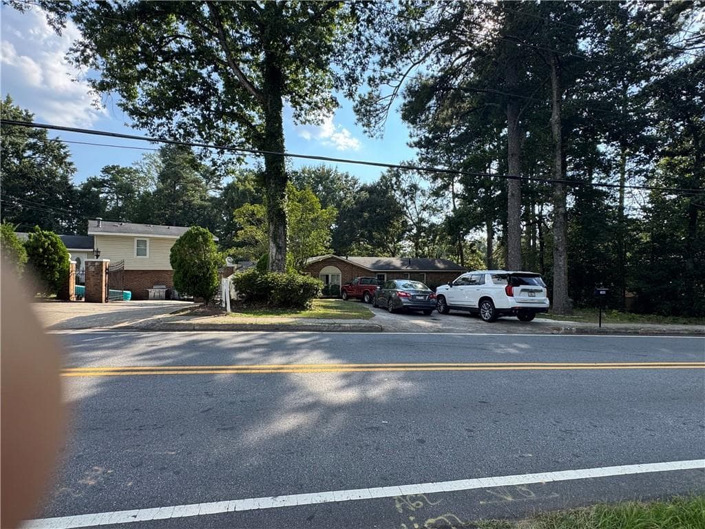 3 bedroom, 3 bathroom single family residence for sale at 3912 Donaldson Drive, Atlanta, GA 30341 — photo 9