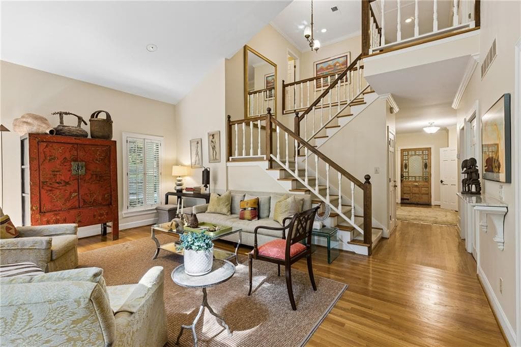 4 bedroom, 5 bathroom, 4,358 sq ft single family residence for sale at 5075 Jett Forest Trail, Sandy Springs, GA 30327 — photo 9