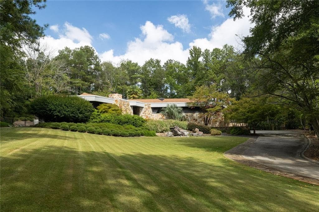 4 bedroom, 6 bathroom, 4,980 sq ft single family residence for rent at 3905 Parian Ridge Road, Atlanta, GA 30327 for $19,500 a month — photo 1 of 55