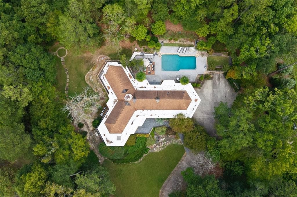 4 bedroom, 6 bathroom, 4,980 sq ft single family residence for rent at 3905 Parian Ridge Road, Atlanta, GA 30327 for $19,500 a month — photo 3