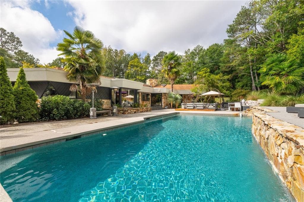 4 bedroom, 6 bathroom, 4,980 sq ft single family residence for rent at 3905 Parian Ridge Road, Atlanta, GA 30327 for $19,500 a month — photo 4