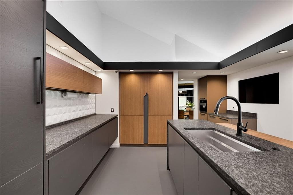 4 bedroom, 6 bathroom, 4,980 sq ft single family residence for rent at 3905 Parian Ridge Road, Atlanta, GA 30327 for $19,500 a month — photo 8