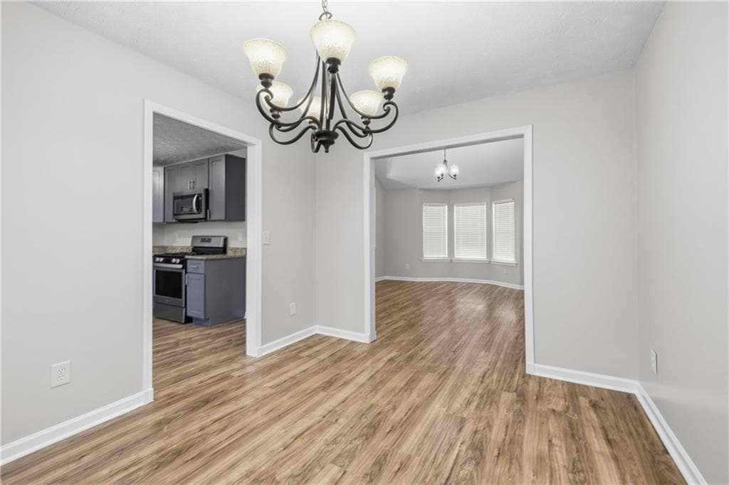 4 bedroom, 3 bathroom, 1,923 sq ft single family residence for sale at 5527 Tunbridge Wells Road, Lithonia, GA 30058 — photo 7