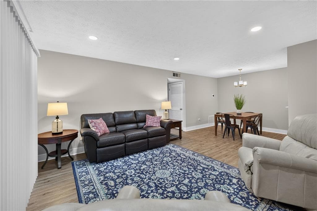 1 bedroom, 1 bathroom, 905 sq ft condominium for sale at 206 Wynnes Ridge Circle, Marietta, GA 30067 — photo 5