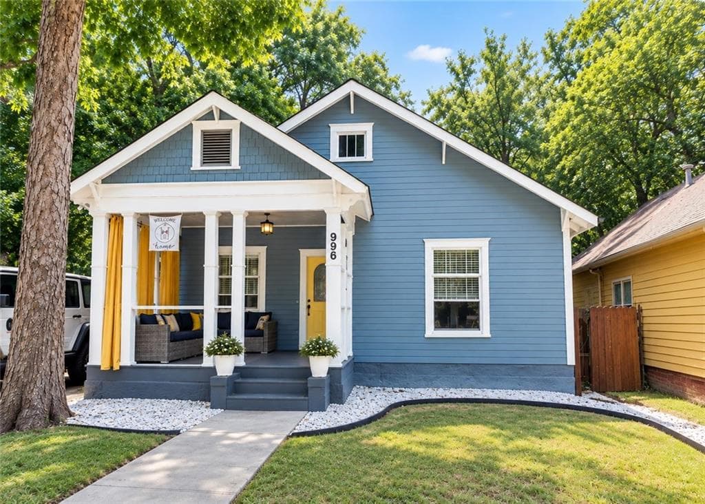 5 bedroom, 4 bathroom, 1,761 sq ft single family residence for sale at 996 Parsons Street, Atlanta, GA 30314 — photo 1 of 8