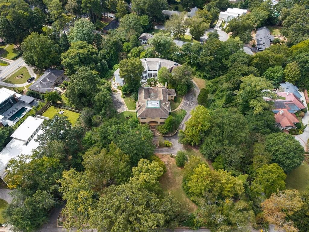 6 bedroom, 6 bathroom, 6,784 sq ft single family residence for sale at 3810 Wieuca Road, Atlanta, GA 30342