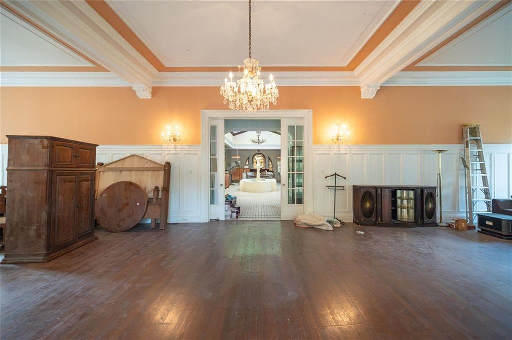 6 bedroom, 6 bathroom, 6,784 sq ft single family residence for sale at 3810 Wieuca Road, Atlanta, GA 30342 — photo 6