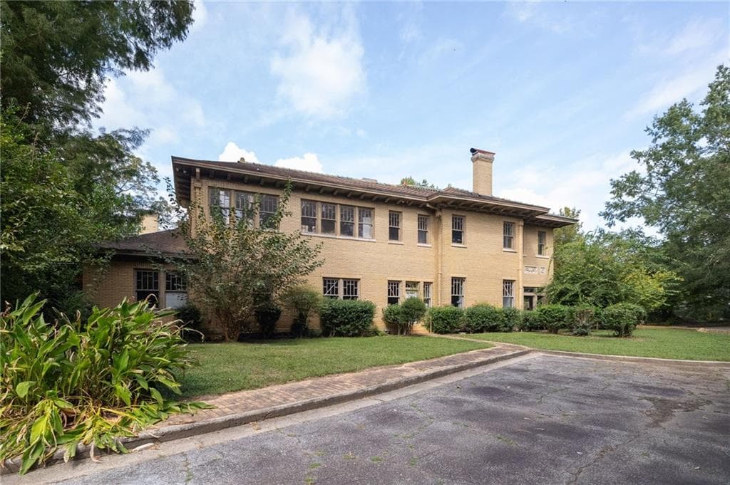 6 bedroom, 6 bathroom, 6,784 sq ft single family residence for sale at 3810 Wieuca Road, Atlanta, GA 30342 — photo 7