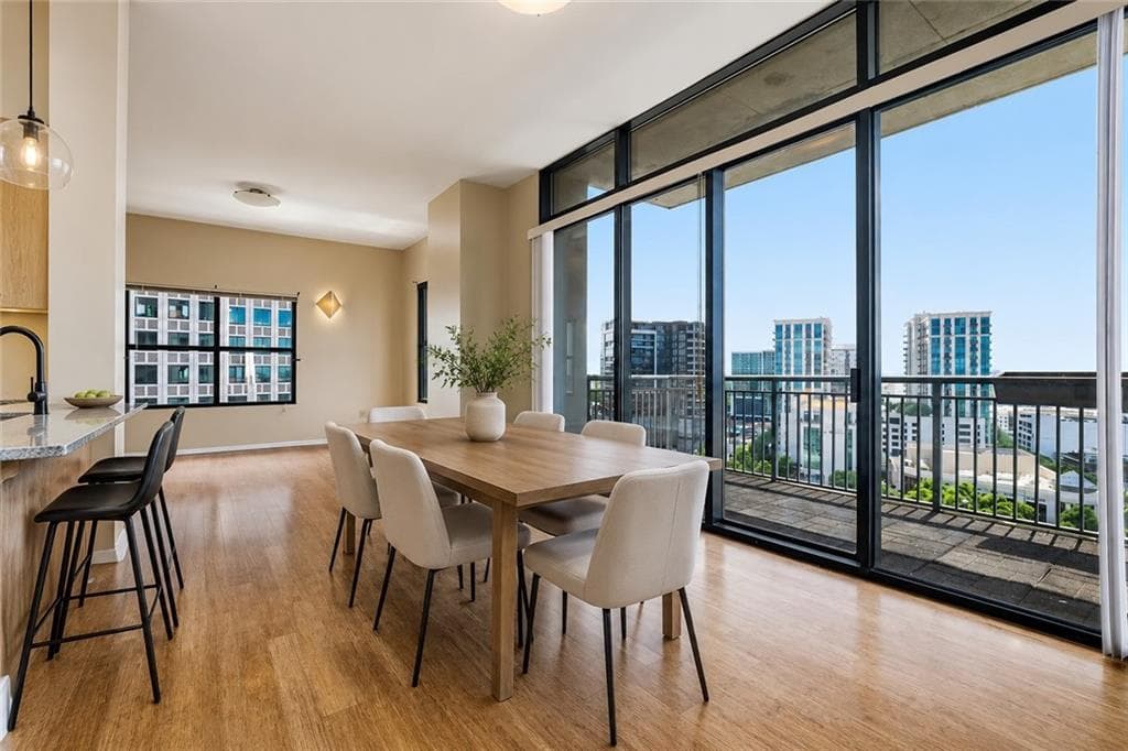 2 bedroom, 2 bathroom, 1,233 sq ft condominium for sale at 3040 Peachtree Road 1503, Atlanta, GA 30305 — photo 2