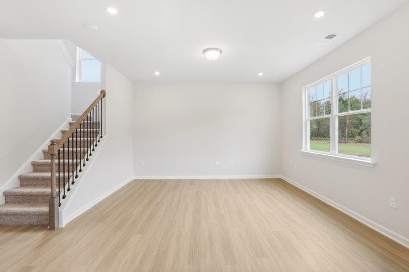 3 bedroom, 3 bathroom, 1,650 sq ft single family residence for sale at 424 Artimis Drive, Dalton, GA 30720 — photo 5