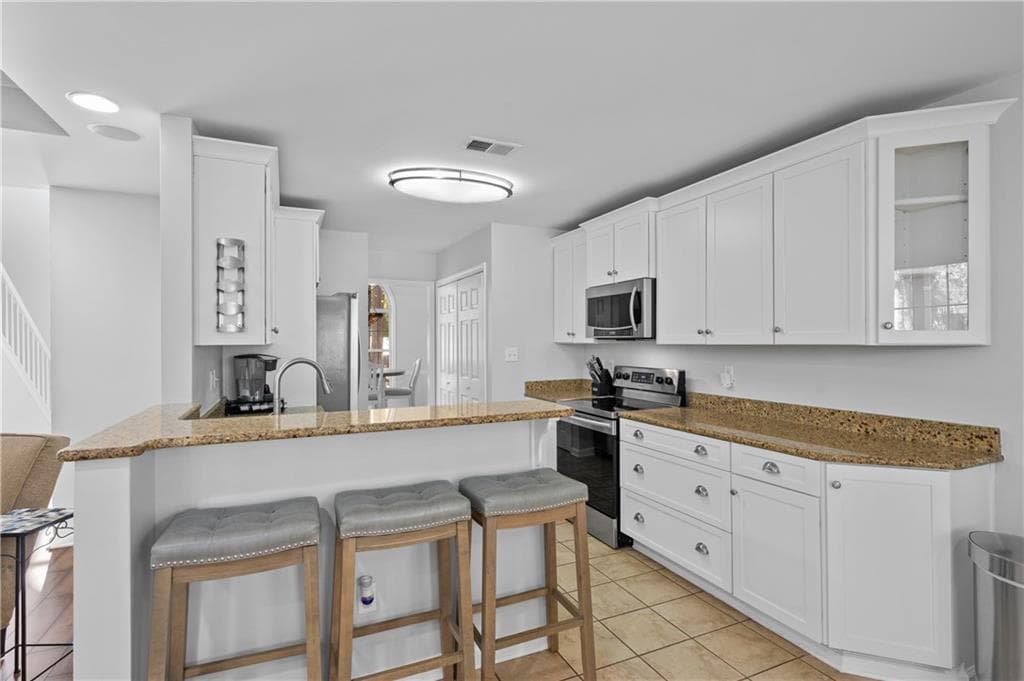 4 bedroom, 3 bathroom, 2,364 sq ft single family residence for sale at 9530 Bonsall Circle, Gainesville, GA 30506 — photo 9