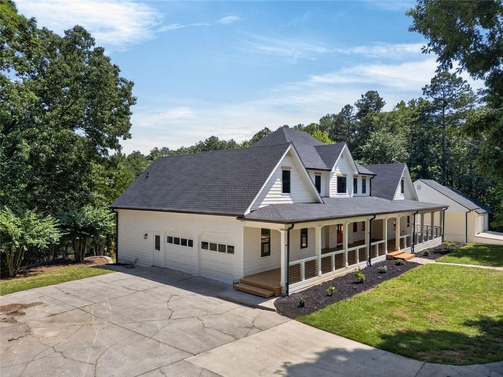 6 bedroom, 7 bathroom, 6,957 sq ft single family residence for sale at 5098 Gwendolyn Court, Acworth, GA 30101 — photo 2