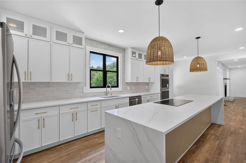 6 bedroom, 7 bathroom, 6,957 sq ft single family residence for sale at 5098 Gwendolyn Court, Acworth, GA 30101 — photo 7