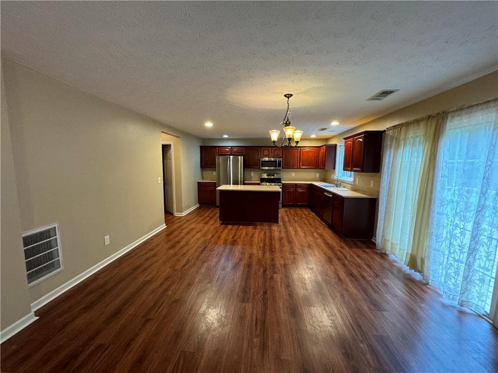 4 bedroom, 3 bathroom, 2,943 sq ft single family residence for rent at 110 Cedar Bay Circle, Dallas, GA 30157 for $2,250 a month — photo 6