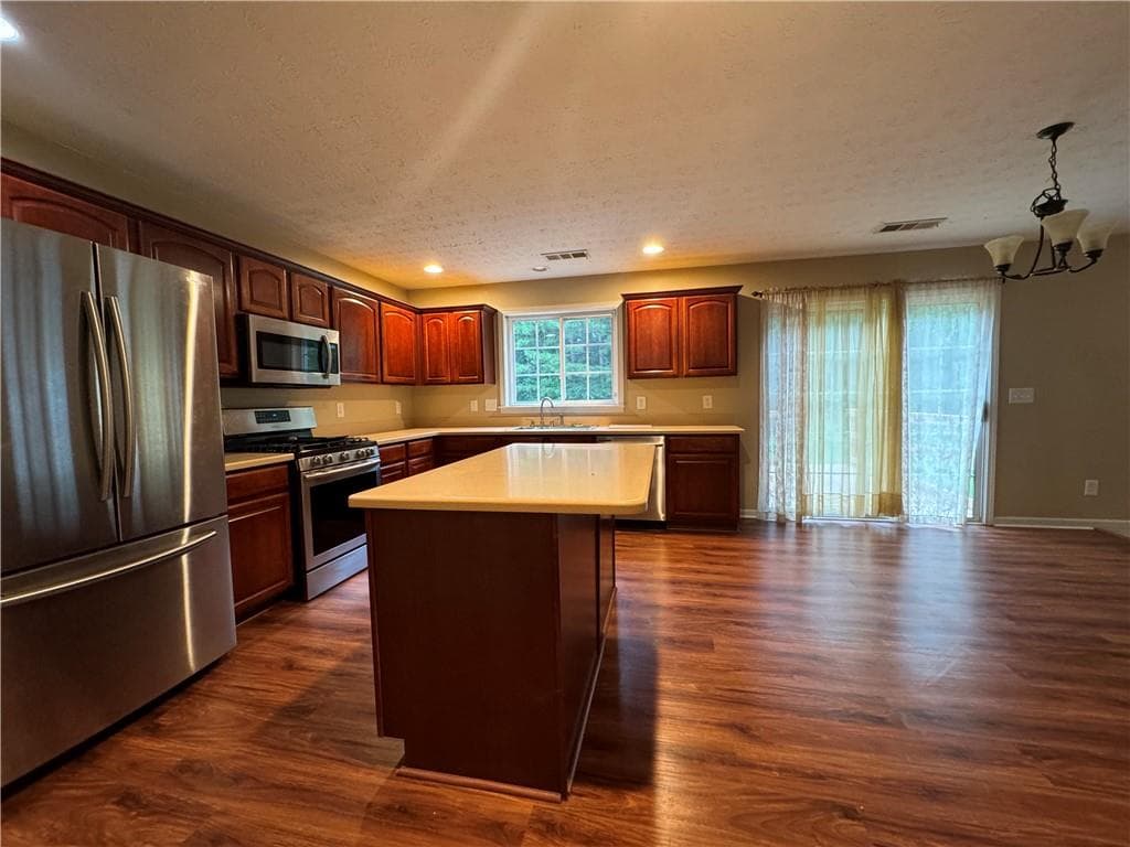 4 bedroom, 3 bathroom, 2,943 sq ft single family residence for rent at 110 Cedar Bay Circle, Dallas, GA 30157 for $2,250 a month — photo 7