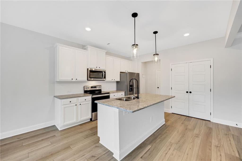 4 bedroom, 3 bathroom, 2,278 sq ft single family residence for rent at 5325 Fox Hill Lane, Oakwood, GA 30566 for $2,300 a month — photo 6