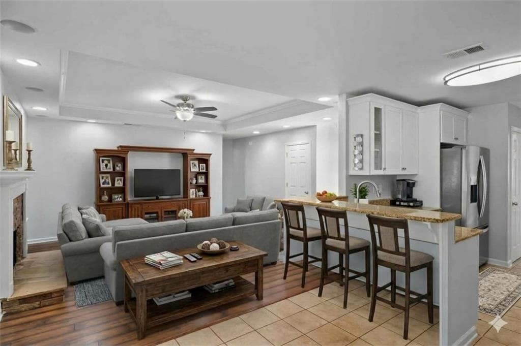 4 bedroom, 3 bathroom, 2,364 sq ft single family residence for sale at 9530 Bonsall Circle, Gainesville, GA 30506 — photo 6