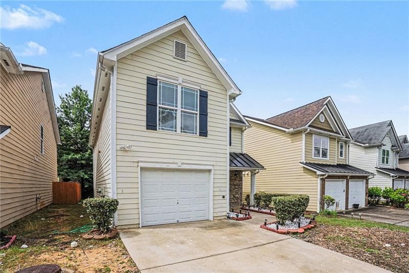 3 bedroom, 3 bathroom, 1,848 sq ft single family residence for sale at 2025 Briar Creek Court, Conyers, GA 30012 — photo 2