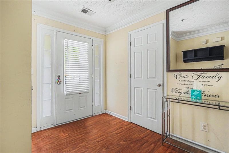 3 bedroom, 3 bathroom, 1,848 sq ft single family residence for sale at 2025 Briar Creek Court, Conyers, GA 30012 — photo 3