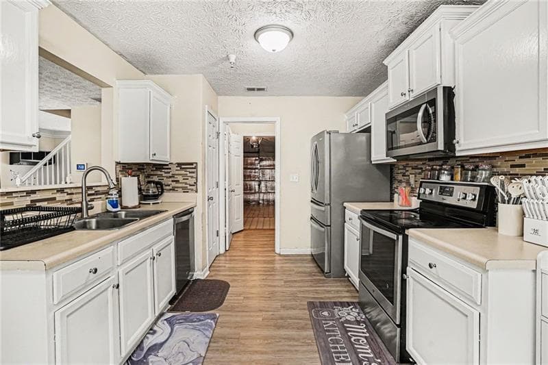 3 bedroom, 3 bathroom, 1,848 sq ft single family residence for sale at 2025 Briar Creek Court, Conyers, GA 30012 — photo 7