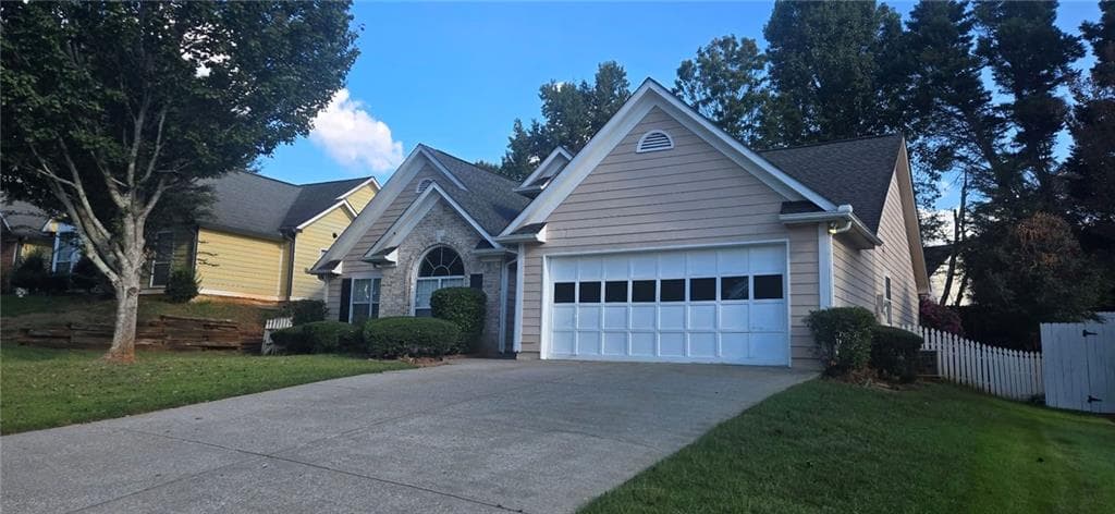 3 bedroom, 2 bathroom, 1,560 sq ft single family residence for rent at 755 Avalon Forest Drive, Lawrenceville, GA 30044 for $2,295 a month — photo 2