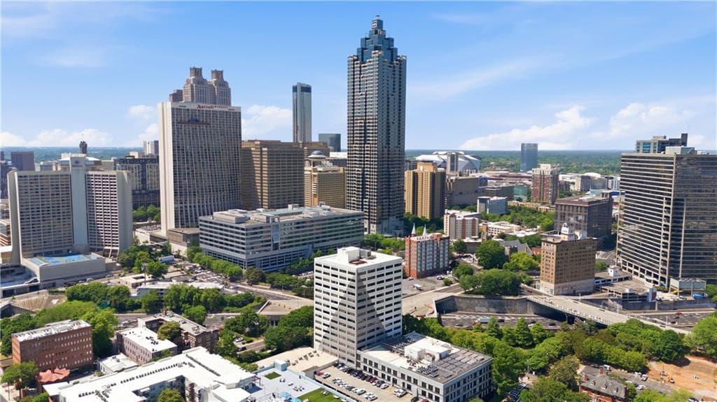 1 bedroom, 1 bathroom, 809 sq ft condominium for sale at 120 Ralph Mcgill Boulevard 911, Atlanta, GA 30308 — photo 2
