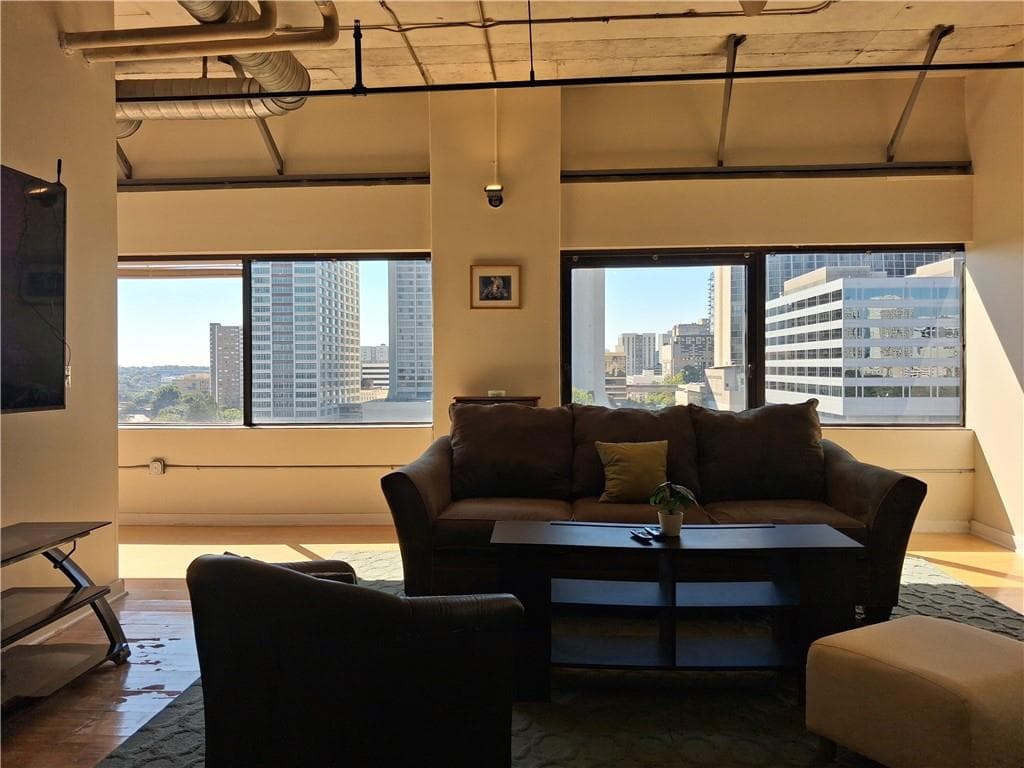 1 bedroom, 1 bathroom, 809 sq ft condominium for sale at 120 Ralph Mcgill Boulevard 911, Atlanta, GA 30308 — photo 5