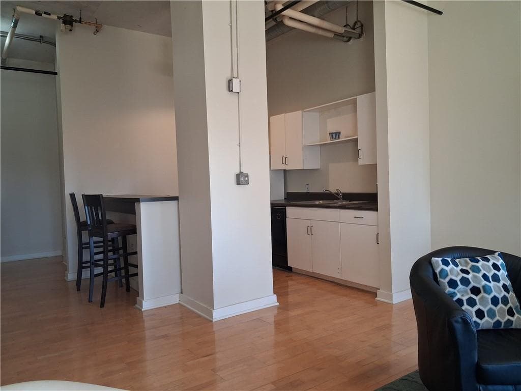 1 bedroom, 1 bathroom, 809 sq ft condominium for sale at 120 Ralph Mcgill Boulevard 911, Atlanta, GA 30308 — photo 9